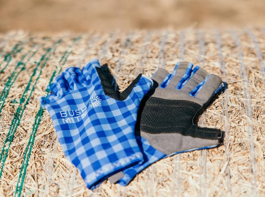 Bush Mits UPF50+ Sun Protection Gloves - Hamilton's Blue Gingham - Image 3