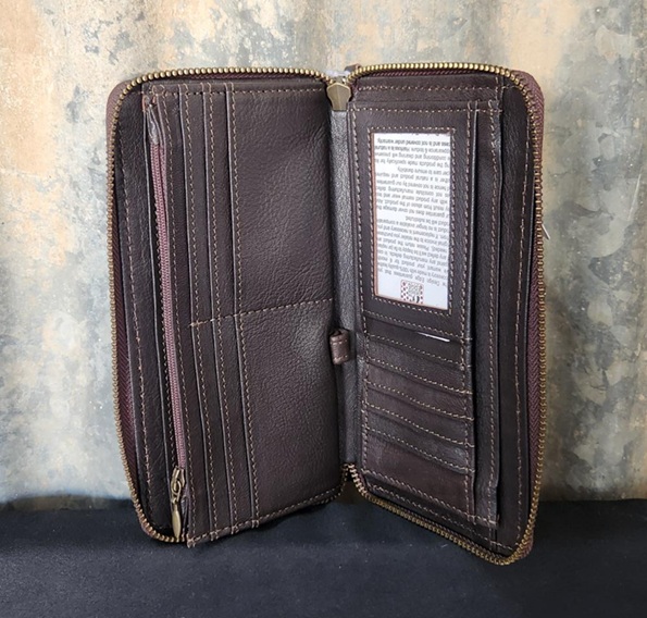 Design Edge Hand Tooled Phone Wallet - Carpa - Image 2