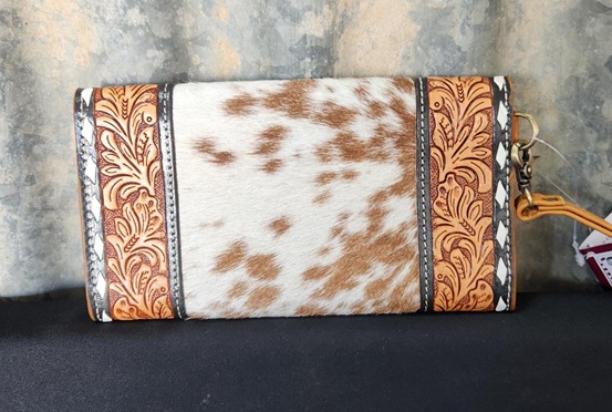 Design Edge Cowhide Trifold Wallet - Mateo - Tan & White - Image 2
